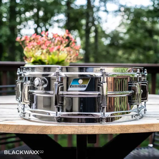 Ludwig Supraphonic 14x5 · 70's (Pointed Blue Olive Badge)
